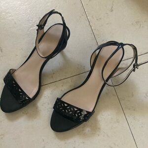 EUC like new Pella Moda black patent heels